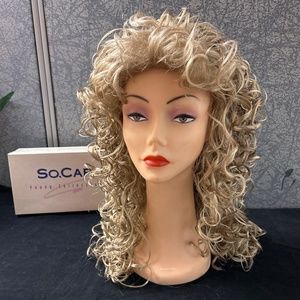 Women’s wig Blonde with highlights curly 25” long wig